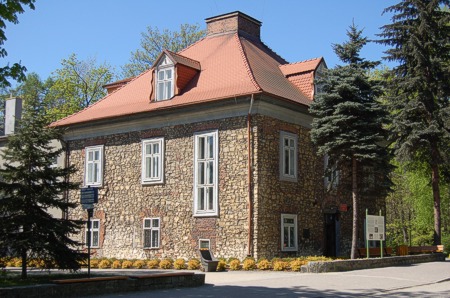Lamus dworski - budynek główny muzeum